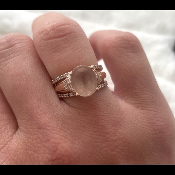 Jewelry - Morganite engagement ring set in rose gold